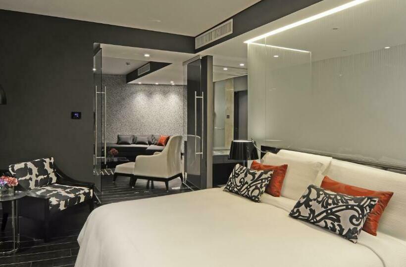 مجموعه ویستا شهر, Amman Rotana