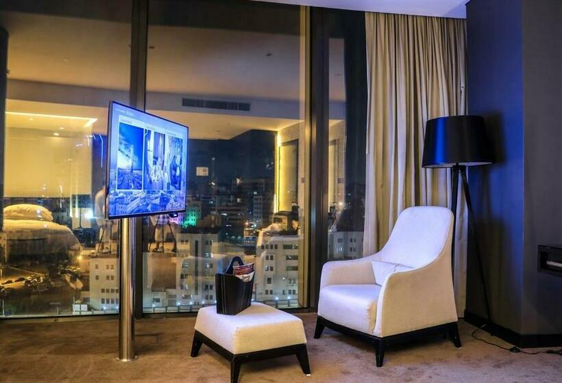 اتاق استاندارد با تخت بزرگ, Amman Rotana