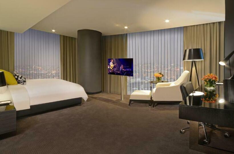 اتاق استاندارد با تخت بزرگ, Amman Rotana