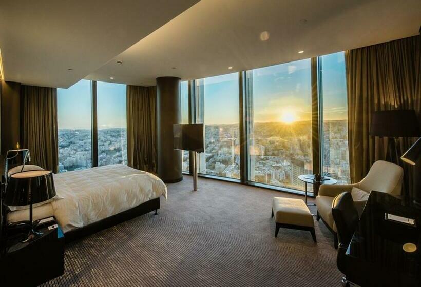 Club Room King Bed, Amman Rotana