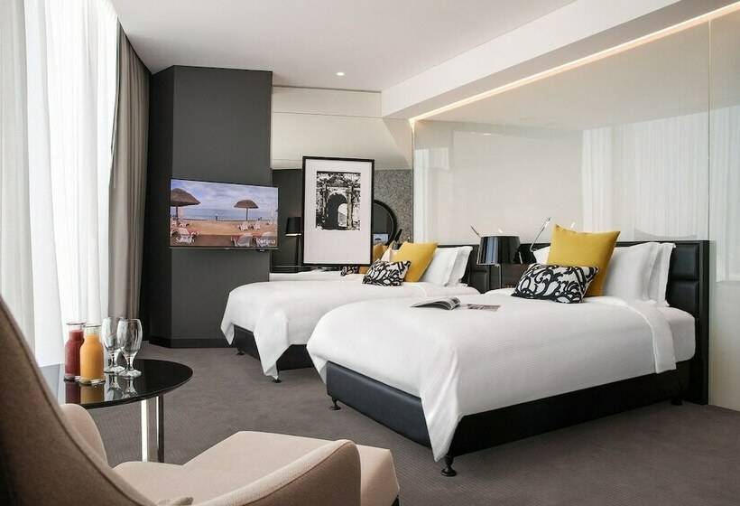 اتاق استاندارد با چشم‌انداز شهر, Amman Rotana