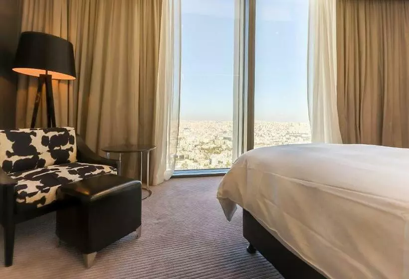 اتاق کلاب, Amman Rotana