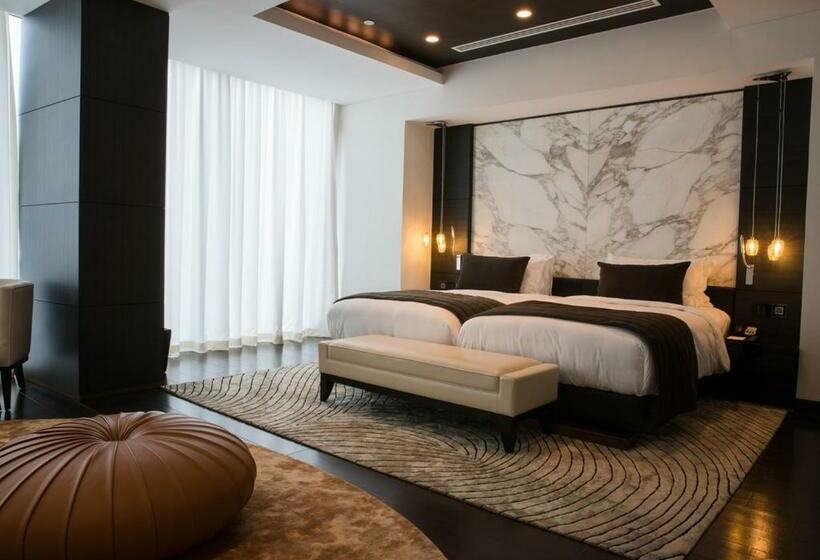 سوئیت رویال, Amman Rotana