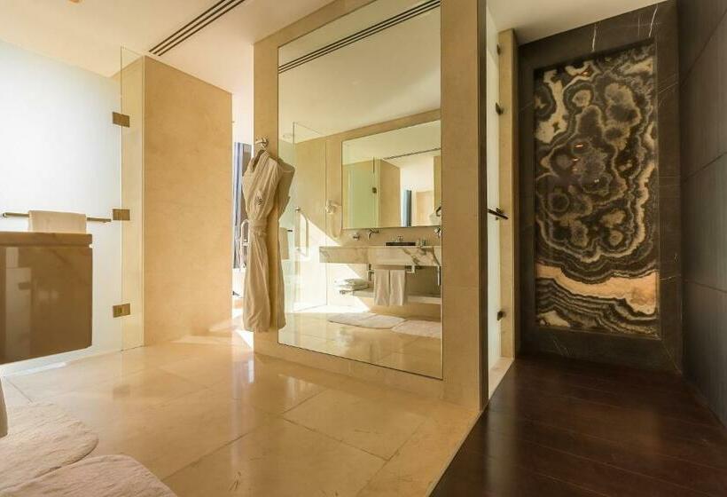 سوئیت رویال, Amman Rotana