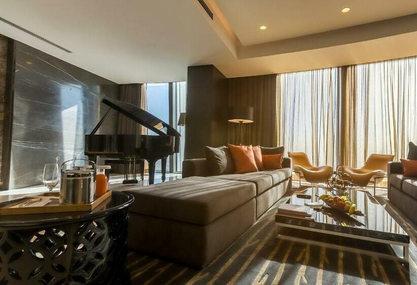 سوئیت رویال, Amman Rotana