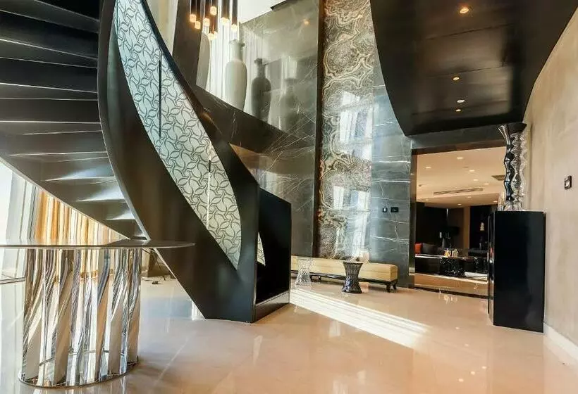 سوئیت رویال, Amman Rotana
