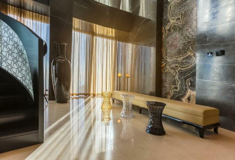 سوئیت رویال, Amman Rotana