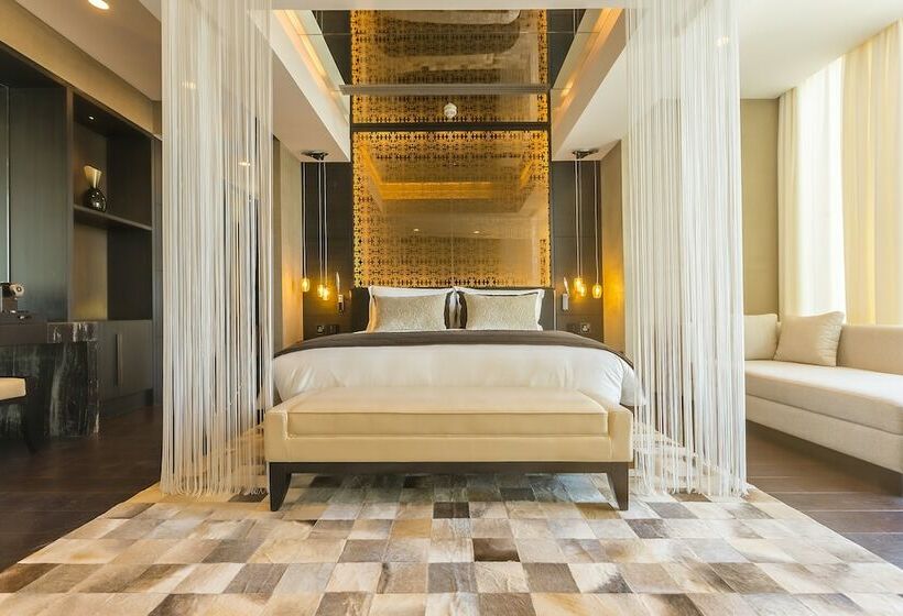 سوئیت رویال, Amman Rotana