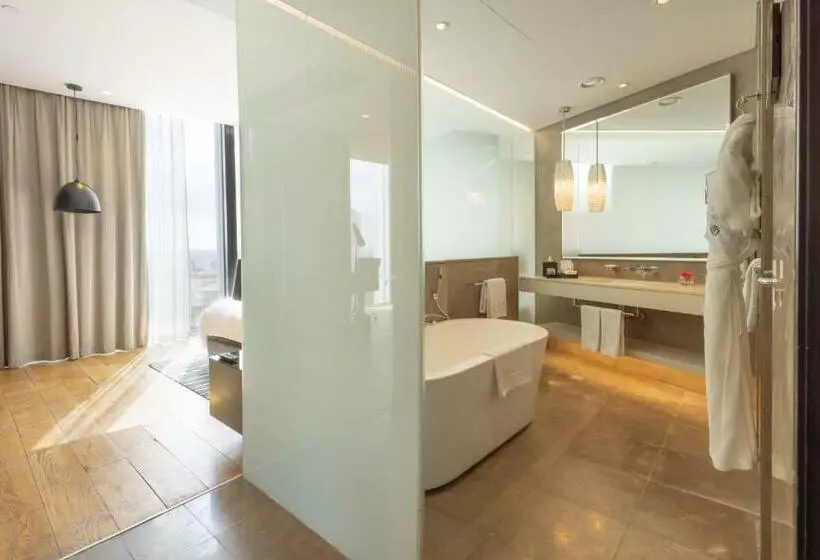 مجموعه ویستا شهر, Amman Rotana