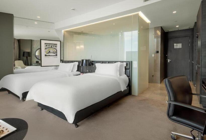 اتاق استاندارد با چشم‌انداز شهر, Amman Rotana