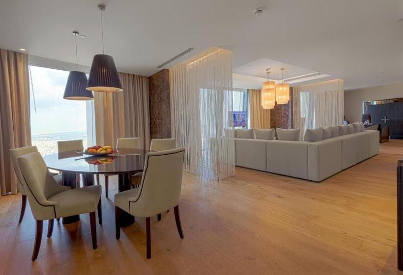 سوئیت با چشم‌انداز, Amman Rotana