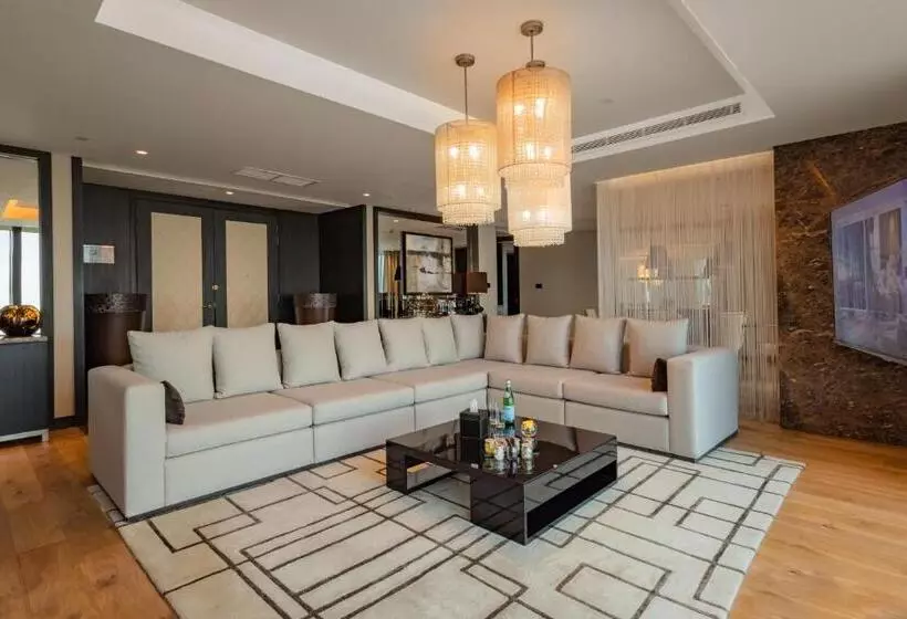 سوئیت با چشمانداز, Amman Rotana