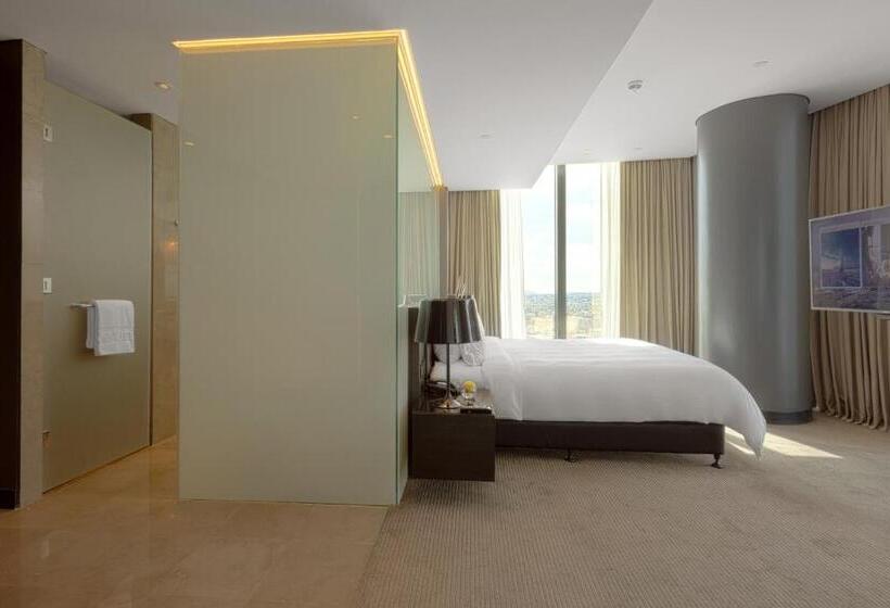 اتاق استاندارد با تخت بزرگ, Amman Rotana