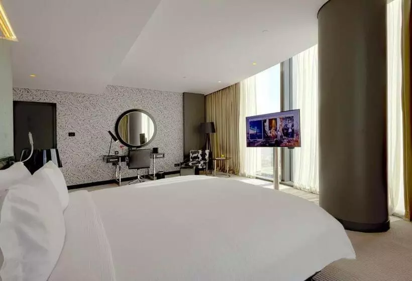 Club Room King Bed, Amman Rotana