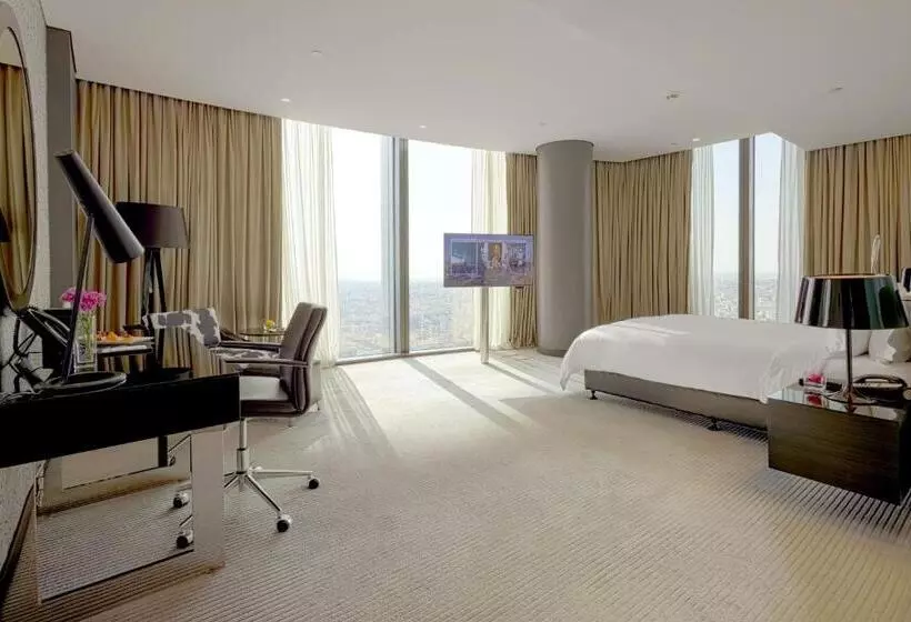 Club Room King Bed, Amman Rotana