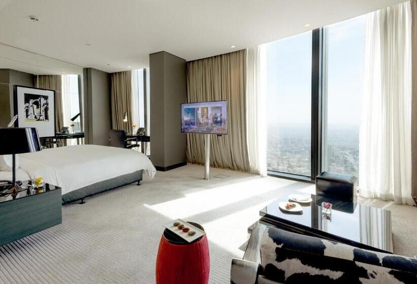 اتاق استاندارد با تخت بزرگ, Amman Rotana