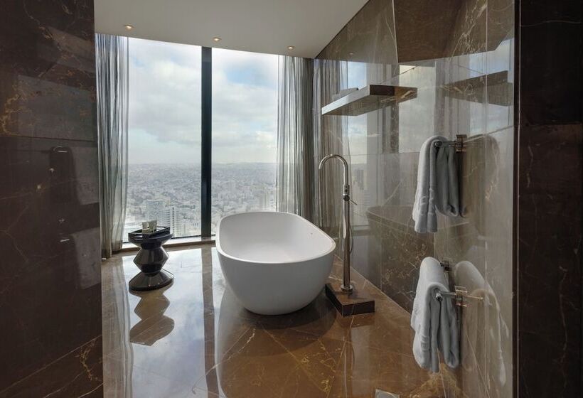 سوئیت با چشم‌انداز, Amman Rotana