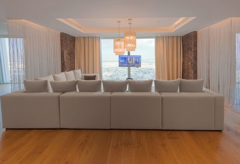 سوئیت با چشم‌انداز, Amman Rotana