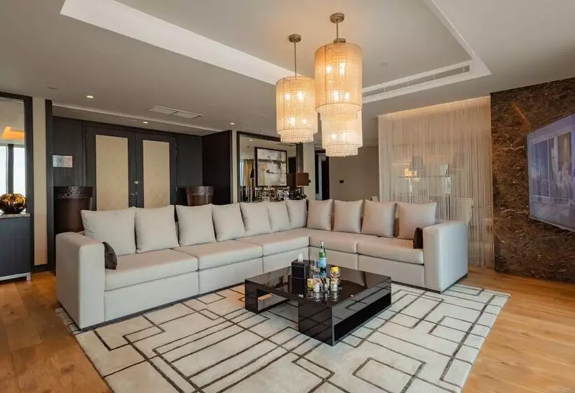 سوئیت با چشمانداز, Amman Rotana