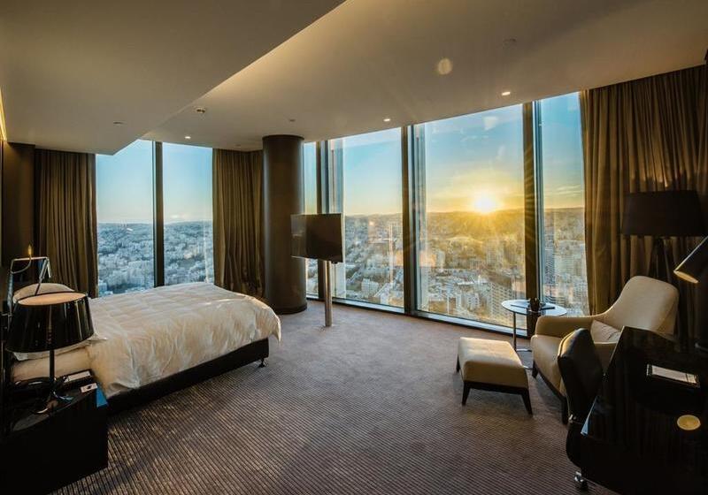 اتاق کلاب, Amman Rotana