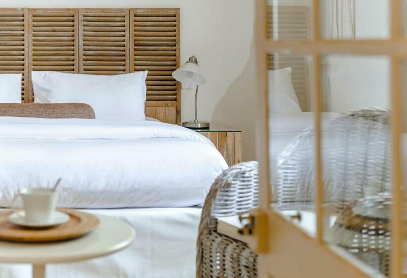 Номер Стандарт, Cap De Castel