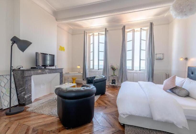 수피리어 룸, Cap De Castel