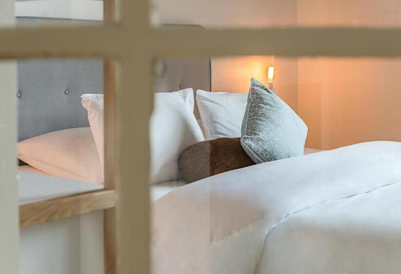 חדר סופריור, Cap De Castel