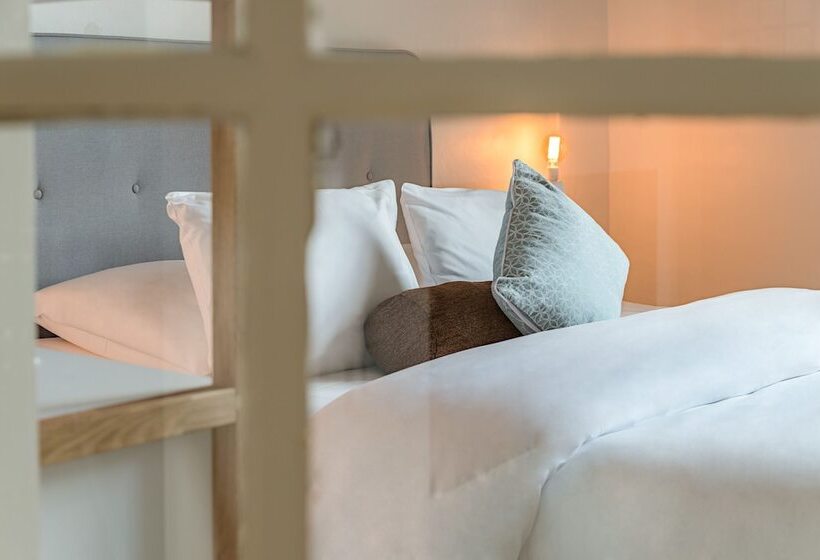 수피리어 룸, Cap De Castel