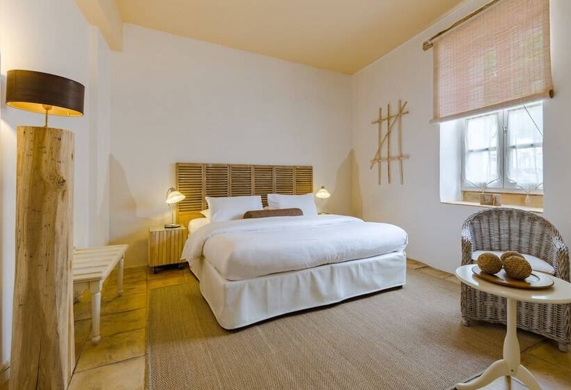 Номер Стандарт, Cap De Castel