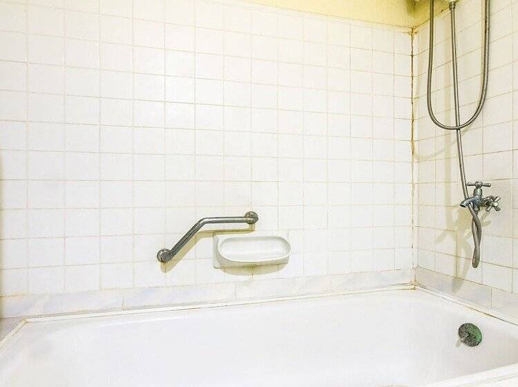 جناح سوبيريور, Vaccinated Staff Capital O 465 Ford S Inn