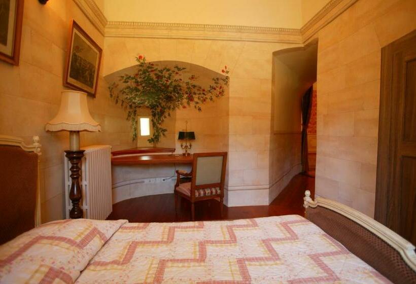 חדר סופריור, Chateau De Picomtal