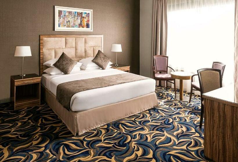 Номер Стандарт, Emirates Plaza