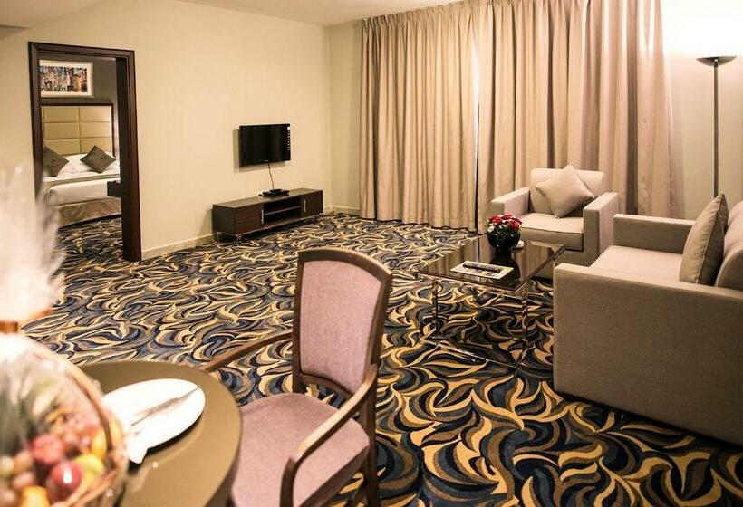 Люкс, Emirates Plaza