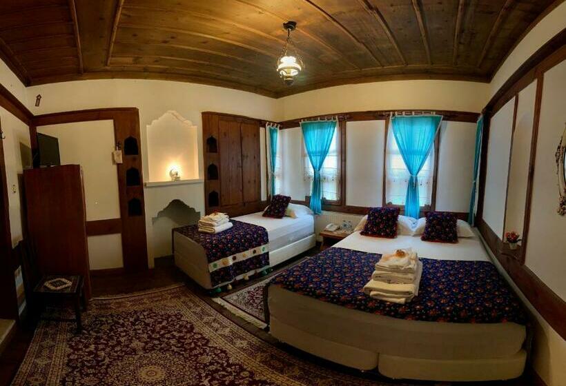 غرفة قياسية, Huma Hatun Konaklari