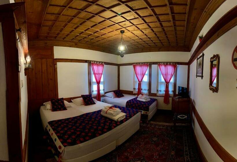 غرفة قياسية فردية, Huma Hatun Konaklari