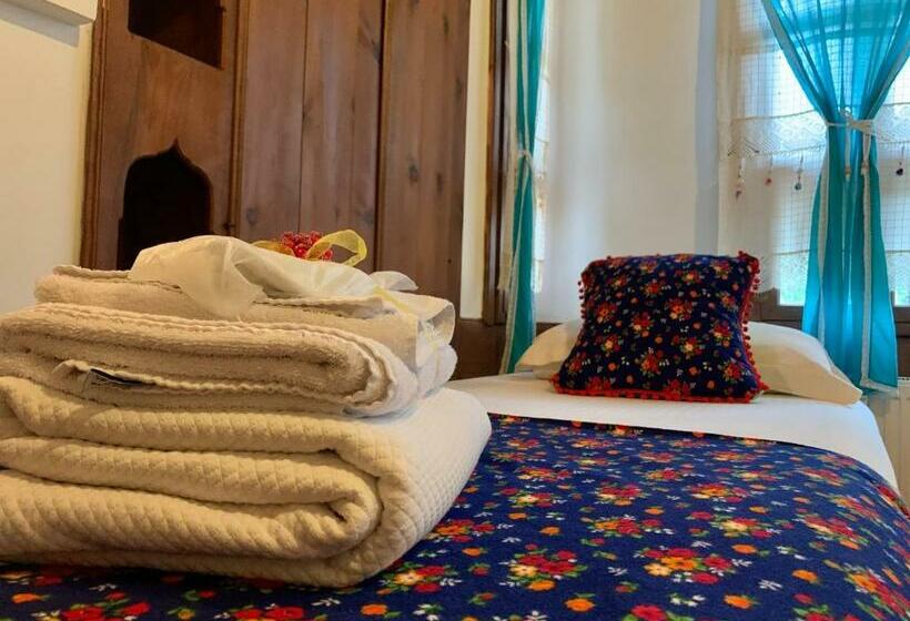 غرفة قياسية, Huma Hatun Konaklari