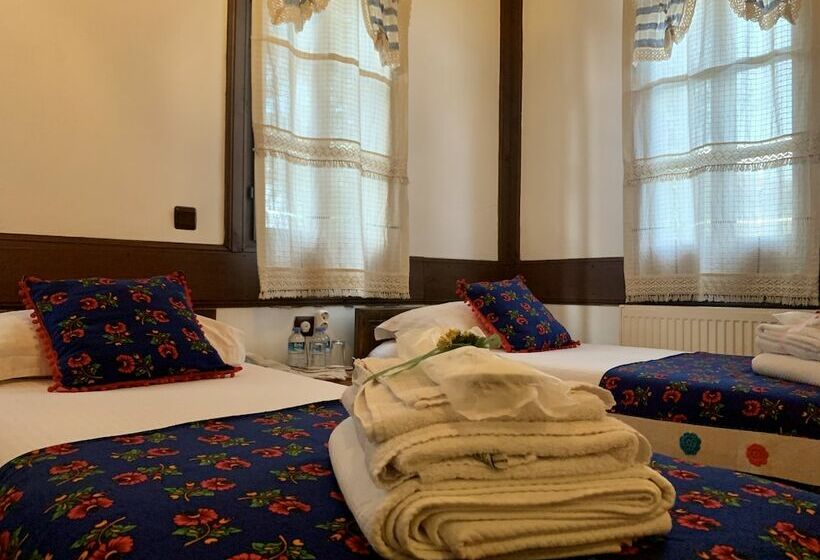 غرفة قياسية, Huma Hatun Konaklari