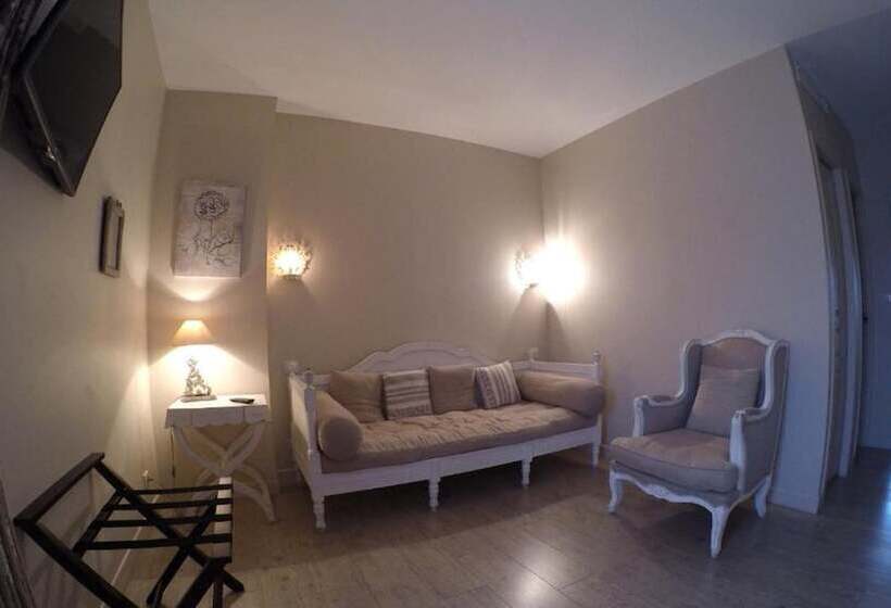 جناح, Hôtel Le Mas Saint Joseph