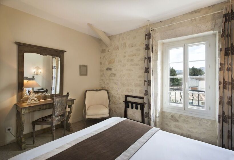 جناح, Hôtel Le Mas Saint Joseph