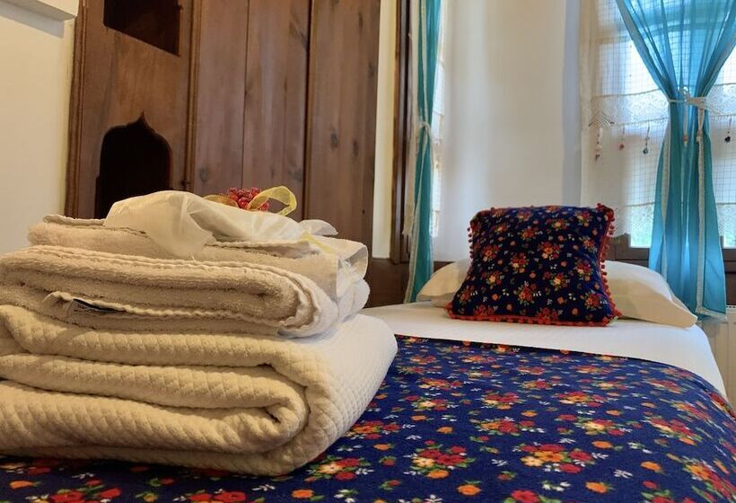 غرفة قياسية, Huma Hatun Konaklari