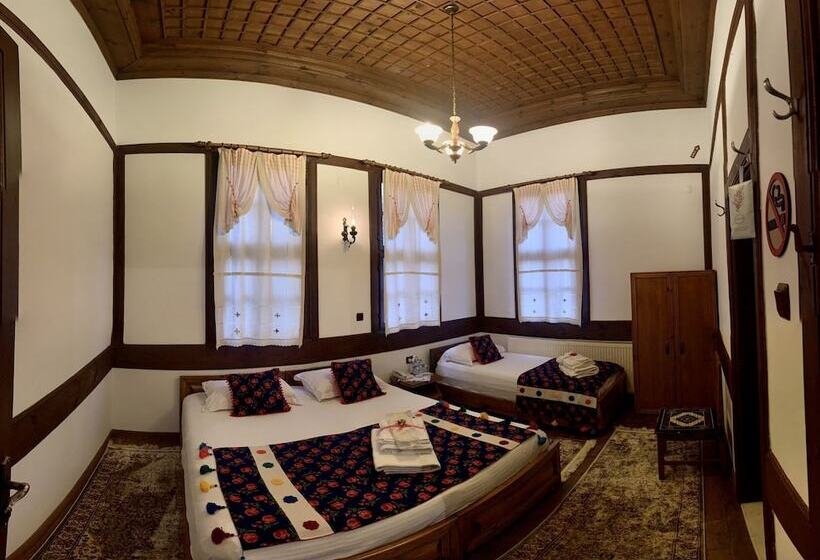 غرفة قياسية, Huma Hatun Konaklari