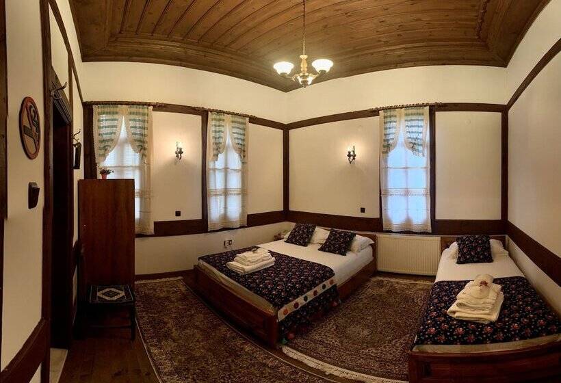 غرفة قياسية, Huma Hatun Konaklari