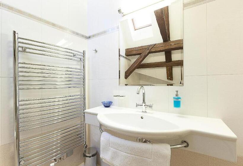 标准间, Krčínův Dům