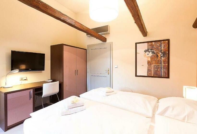 标准间, Krčínův Dům