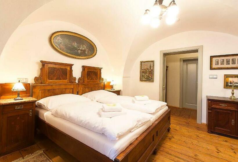 标准间, Krčínův Dům