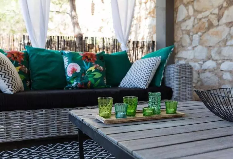 سوئیت جونیور خانوادگی, Le Jardin D'emile