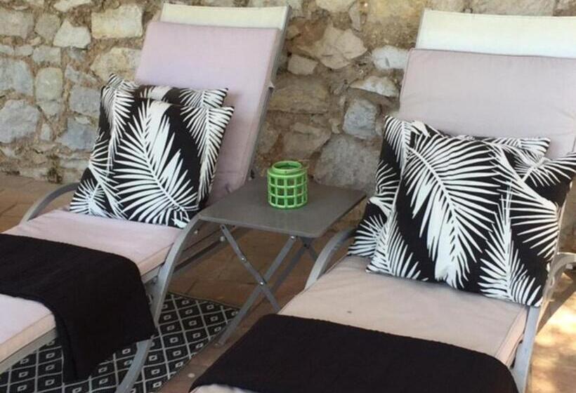 Семейный Полулюкс, Le Jardin D'emile