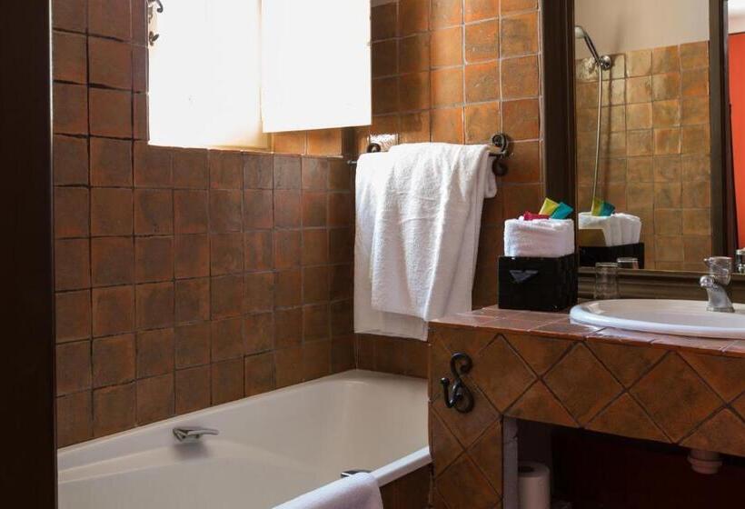 Номер Стандарт Вид на Море, Le Jardin D'emile