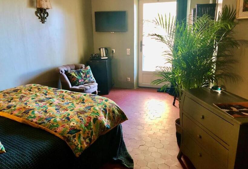 Номер Стандарт Вид на Море, Le Jardin D'emile