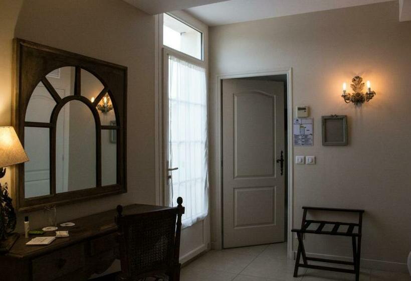 جناح, Hôtel Le Mas Saint Joseph